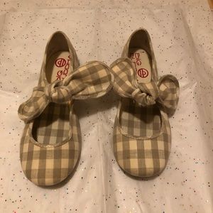 Beige Gingham Flats